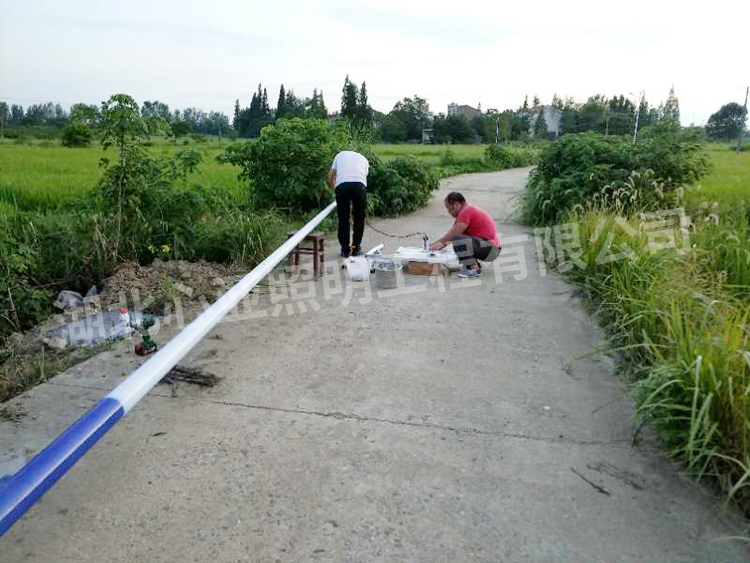 太陽能路燈安裝過程