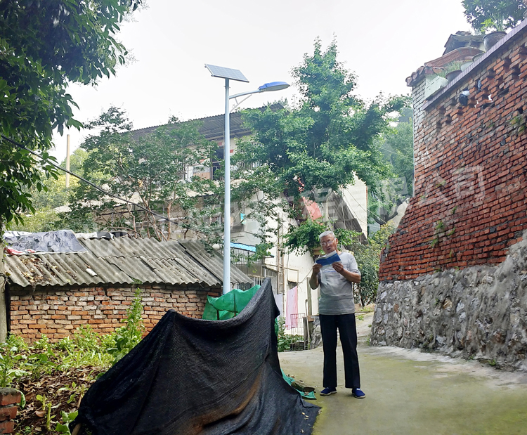 荊門東寶區福城花園社區太陽能路燈