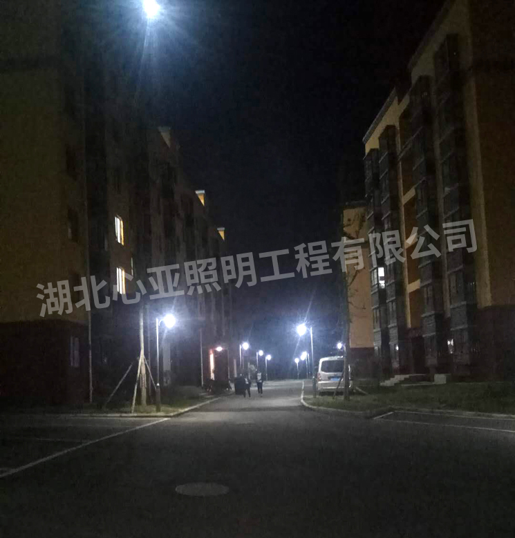 太陽能桃子燈安裝后夜景效果